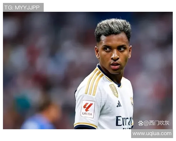 绰号水牛的足球明星如何在绿茵场上展现力量与技巧的完美结合